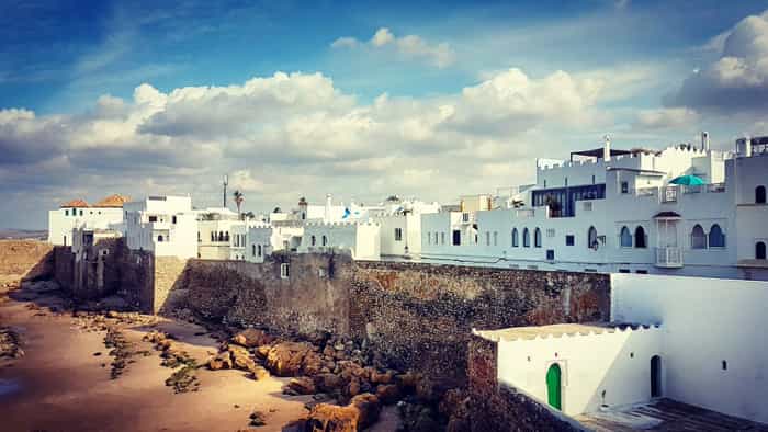 Asilah : Guide Complet pour Découvrir la Perle Côtière du Maroc et Louer une Voiture avec Autorent